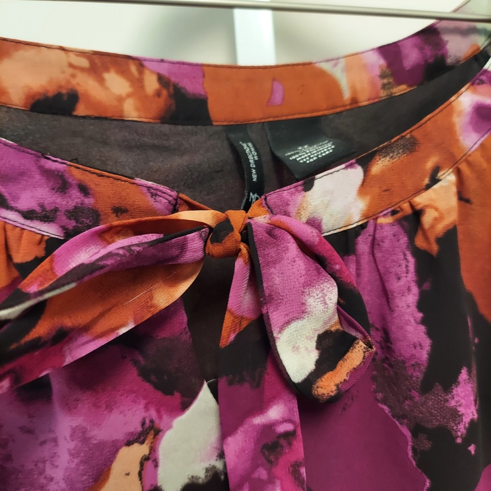New Directions Woman 2X Floral Tie Neck Blouse Watercolor Floral Bubble Hem Top - Picture 4 of 7